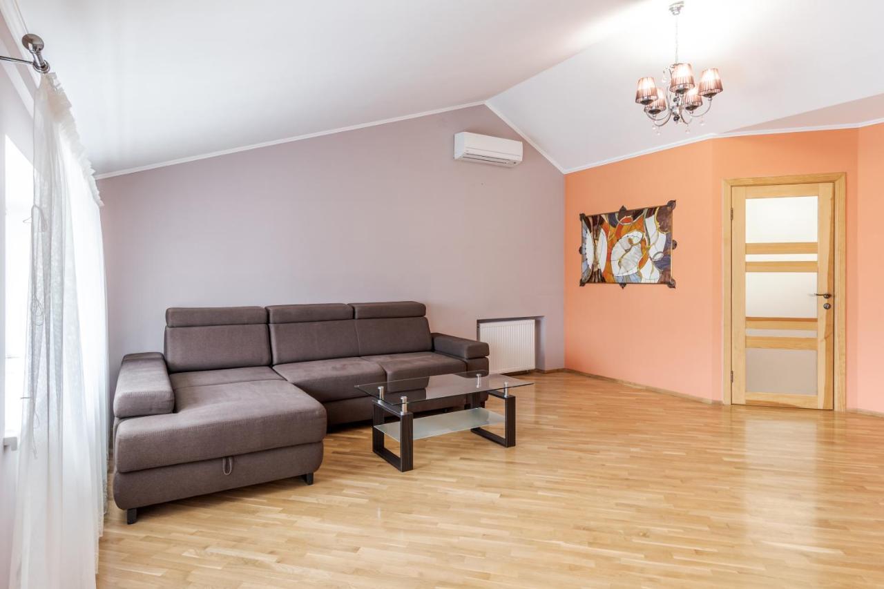 Grand Apartments On Rynok Square Leopoli Esterno foto
